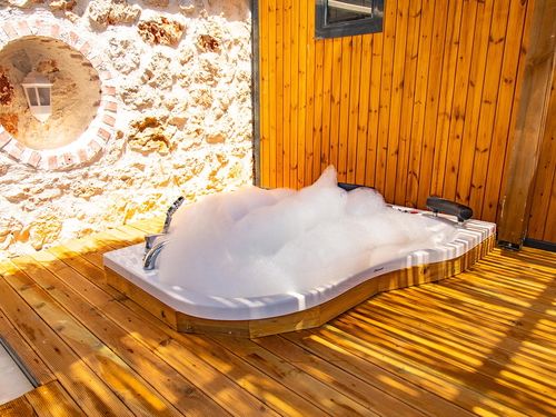  gece  -  Kasım
  | Kalkan Akbel’de Kısmi Deniz Manzaralı & Jakuzili Balayı Villası | Ücretsiz Kahvaltı ve Site Avantajlı Tatil Evi